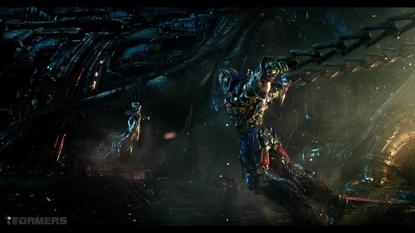 Transformers The Last Knight Theatrical Trailer HD Screenshot Gallery 065 (65 of 788)